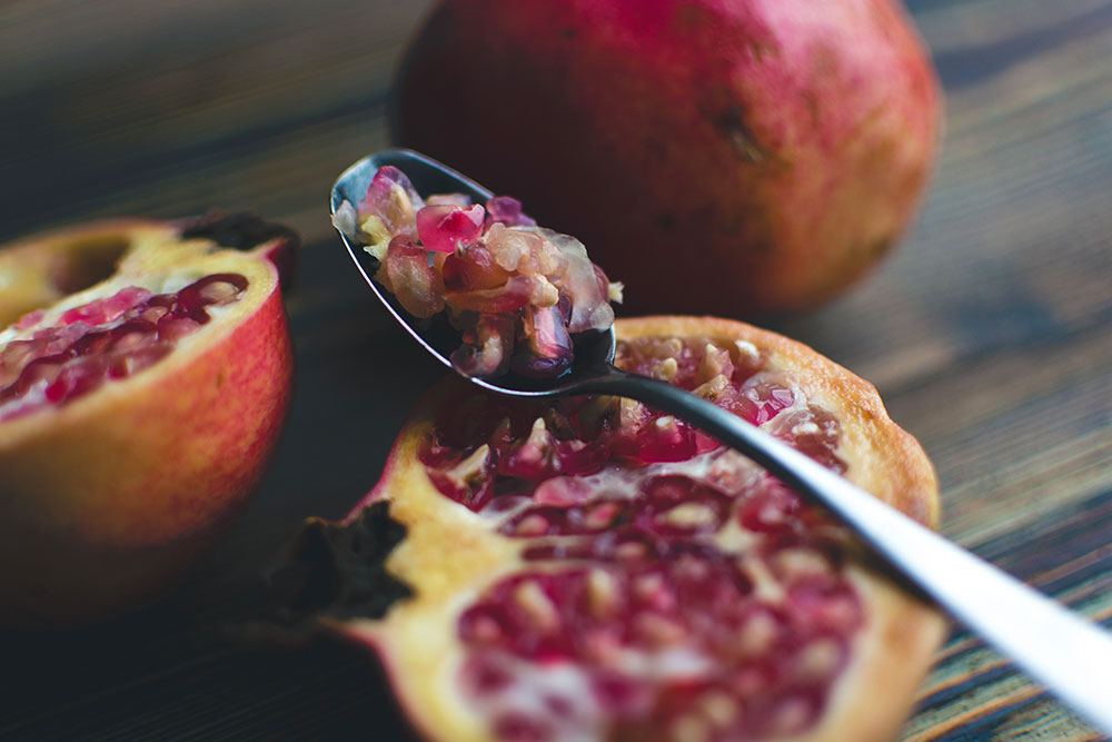 How To Eat Pomegranate Seeds